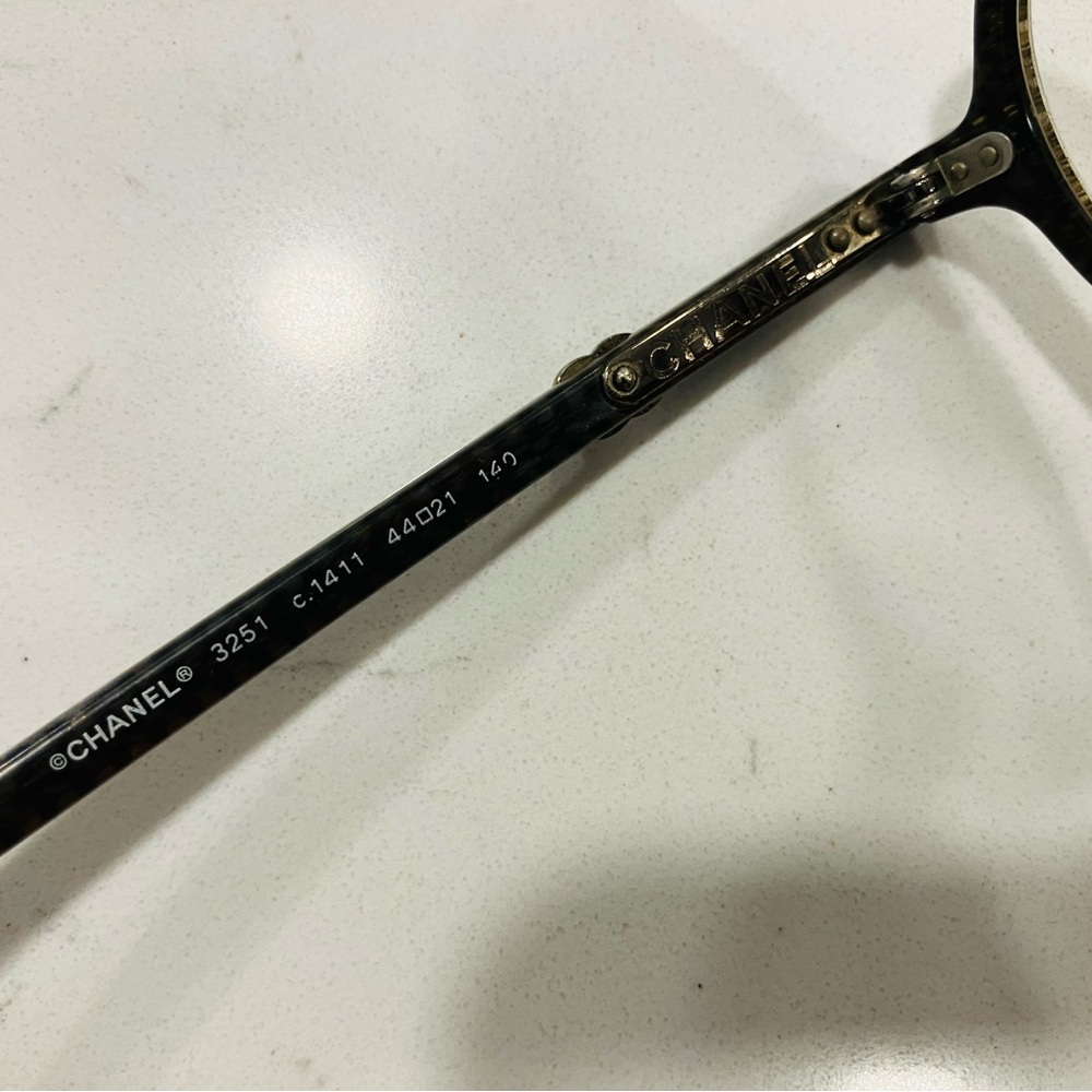 CHANEL Vintage Gray Quilted Eyeglass Frames box and case!!! - Picture 2 of 7